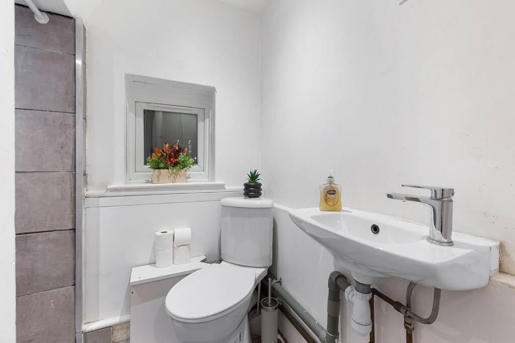 Holiday Home Near Kings Cross Sleep 12 Sp7 Londres Exterior foto