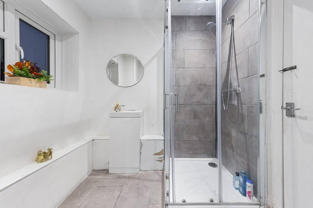 Holiday Home Near Kings Cross Sleep 12 Sp7 Londres Exterior foto