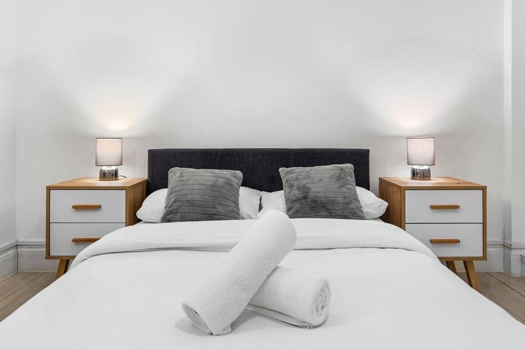 Holiday Home Near Kings Cross Sleep 12 Sp7 Londres Exterior foto