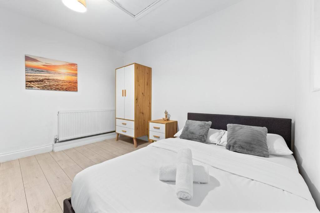 Holiday Home Near Kings Cross Sleep 12 Sp7 Londres Exterior foto
