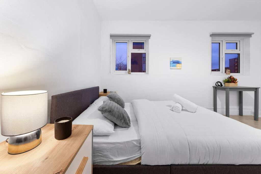 Holiday Home Near Kings Cross Sleep 12 Sp7 Londres Exterior foto